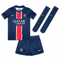 Fotballdrakt Barn Paris Saint-Germain Willian Pacho #51 Hjemmedraktsett 2024-25 Kortermet (+ Korte bukser)